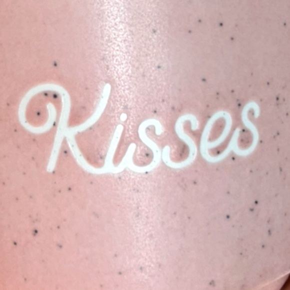 NWT Stackable Mugs Season of Love Pink Speckled Huge Kisses Set of 2 - Picture 11 of 13